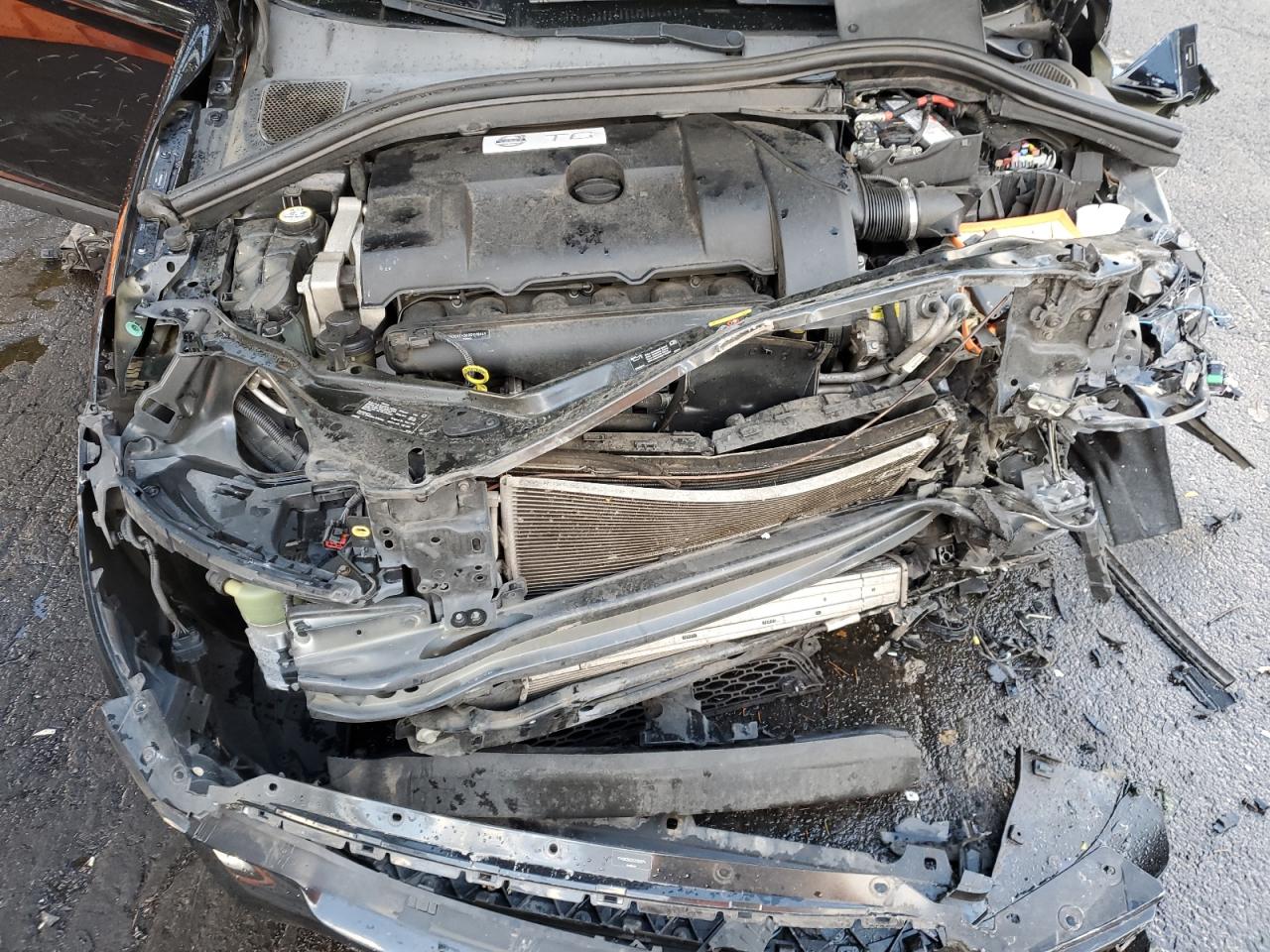 Volvo XC60 T6 Image 9