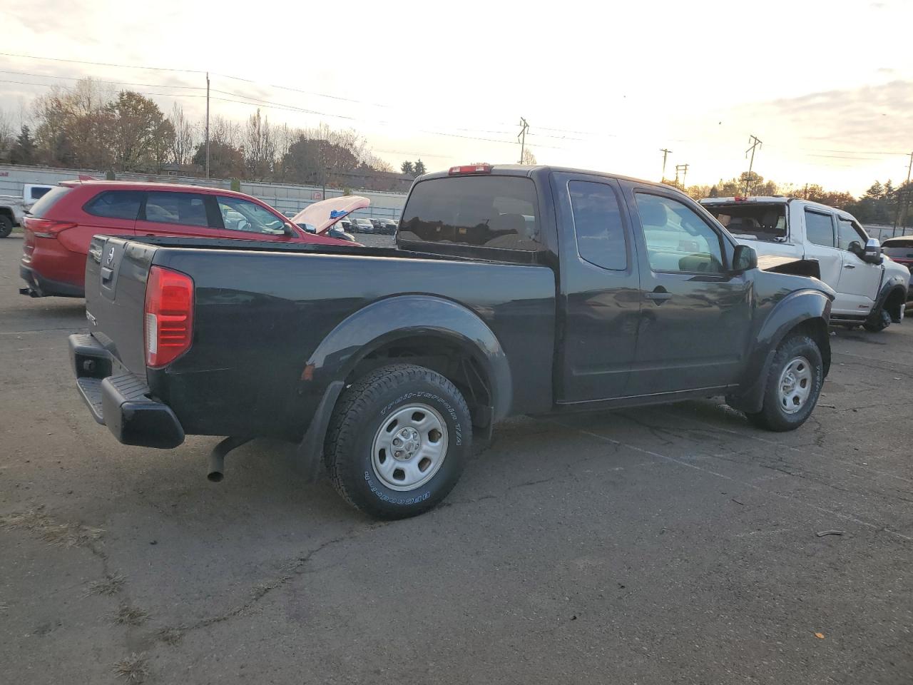 Nissan Frontier S Image 2