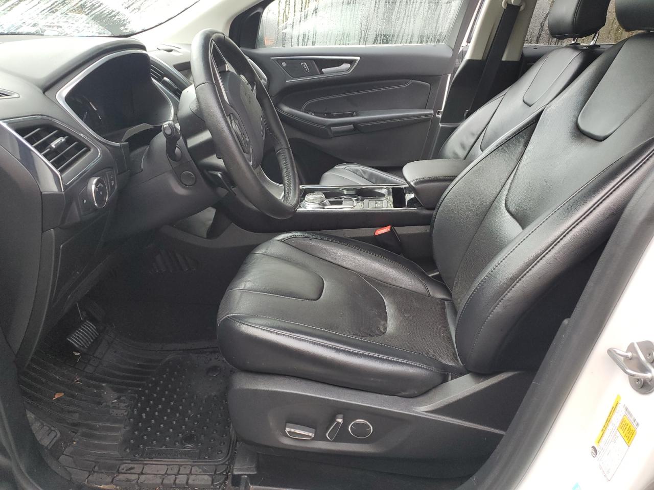 Ford Edge Titanium Image 11