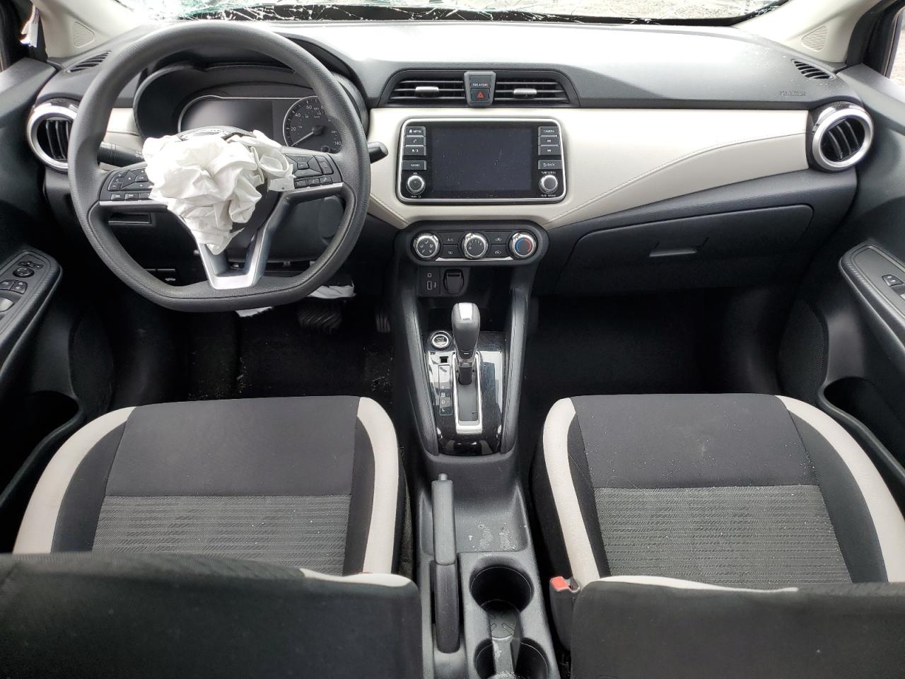 Nissan Versa Sv Image 8