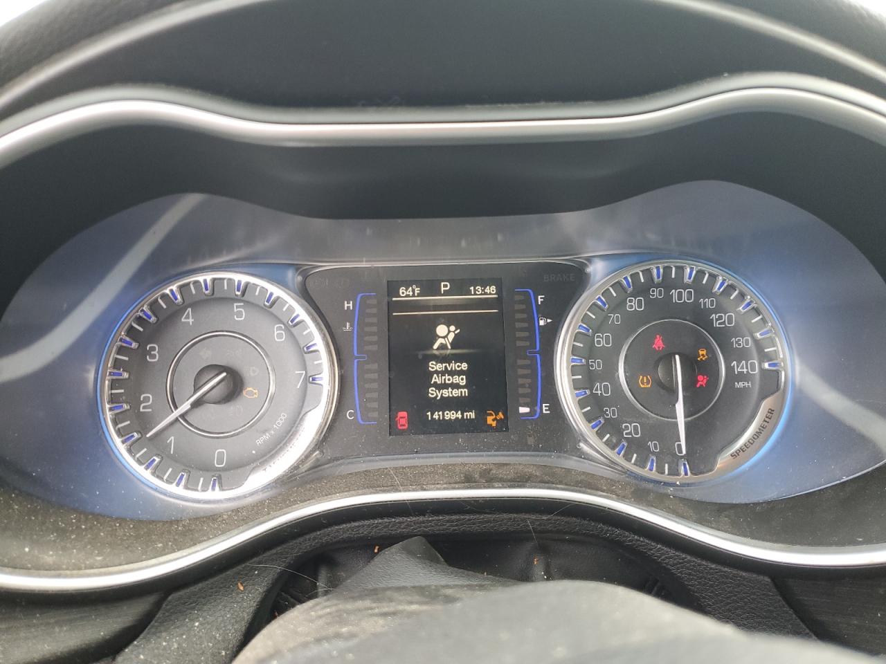 Chrysler 200 Limited Image 3