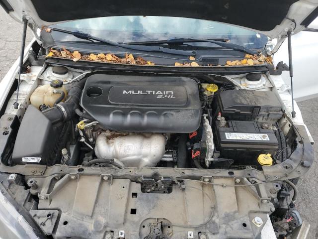 Chrysler 200 Limited Image 4