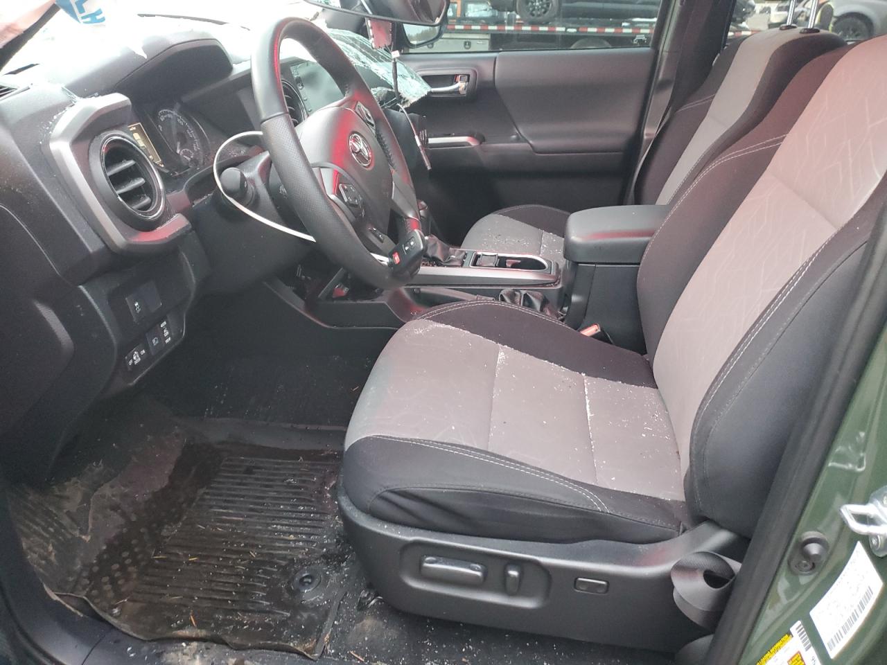 Toyota Tacoma Double Cab Image 8