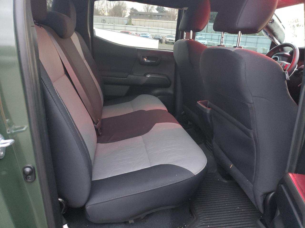 Toyota Tacoma Double Cab Image 9