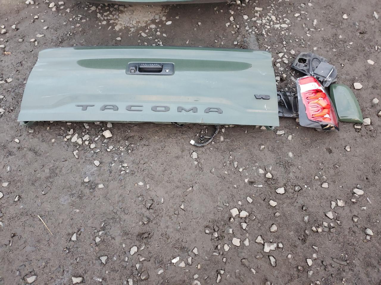 Toyota Tacoma Double Cab Image 10