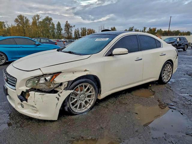  Salvage Nissan Maxima