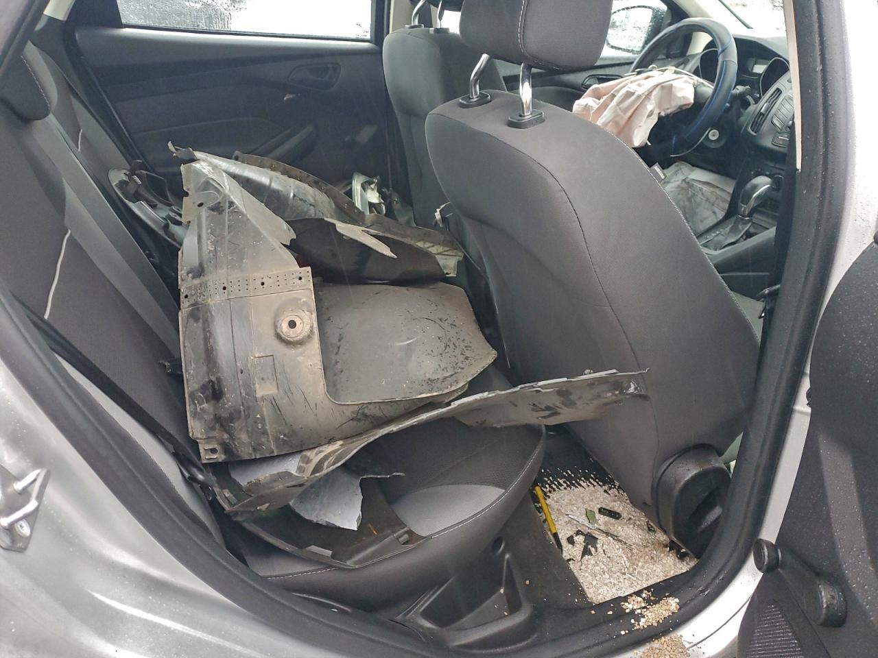 Ford Focus S Image 12