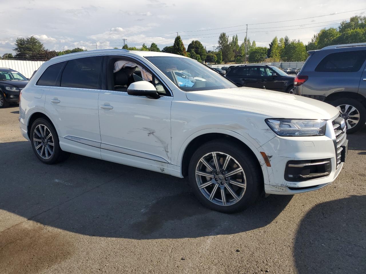 Audi Q7 Premium Plus Image 2