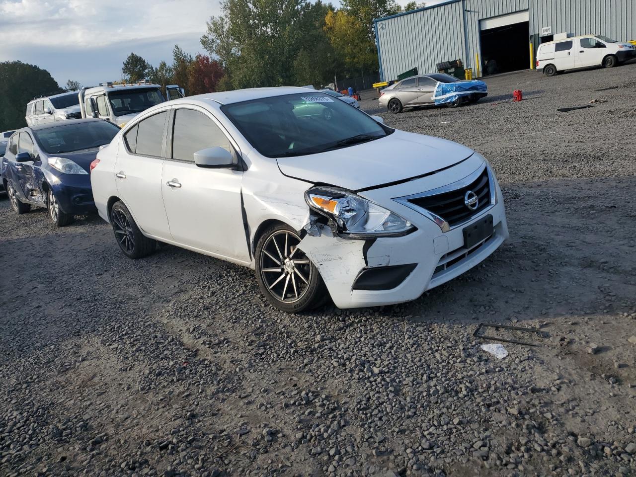 Nissan Versa S Image 7