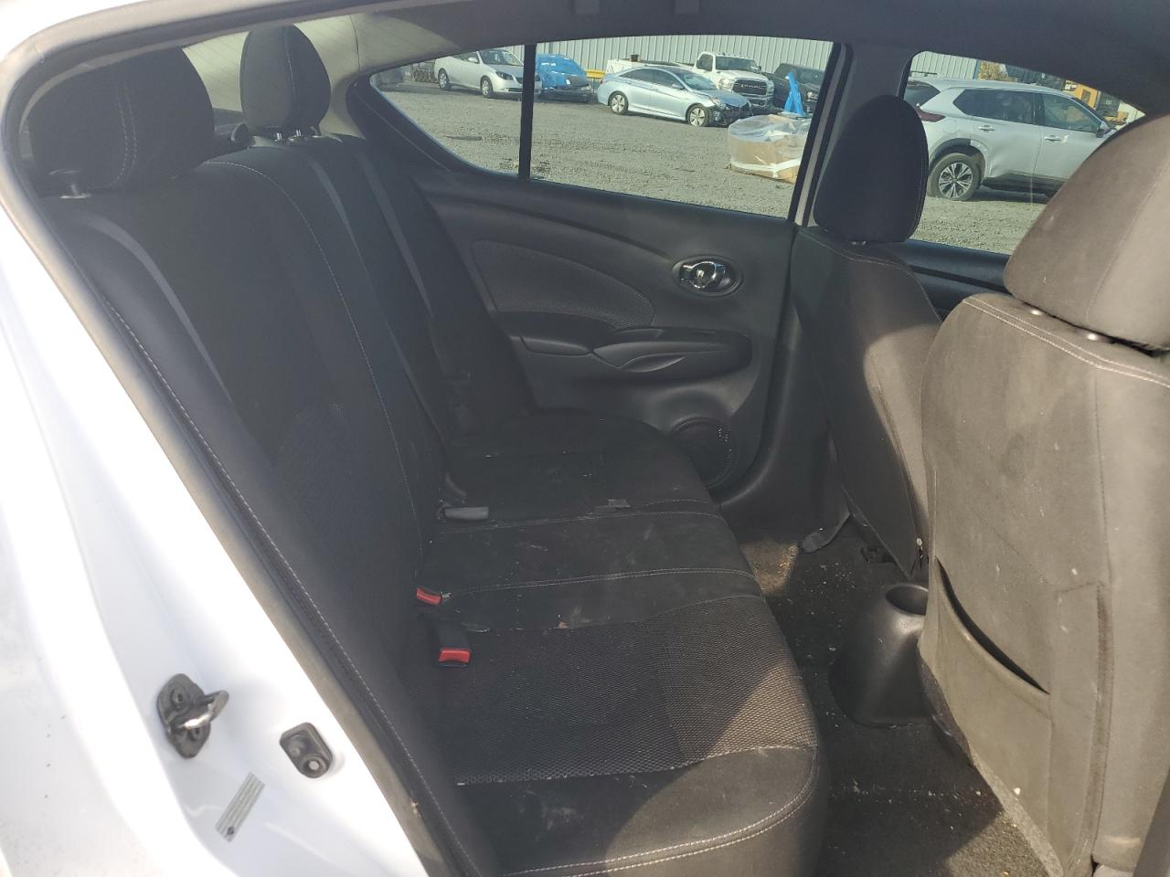 Nissan Versa S Image 10