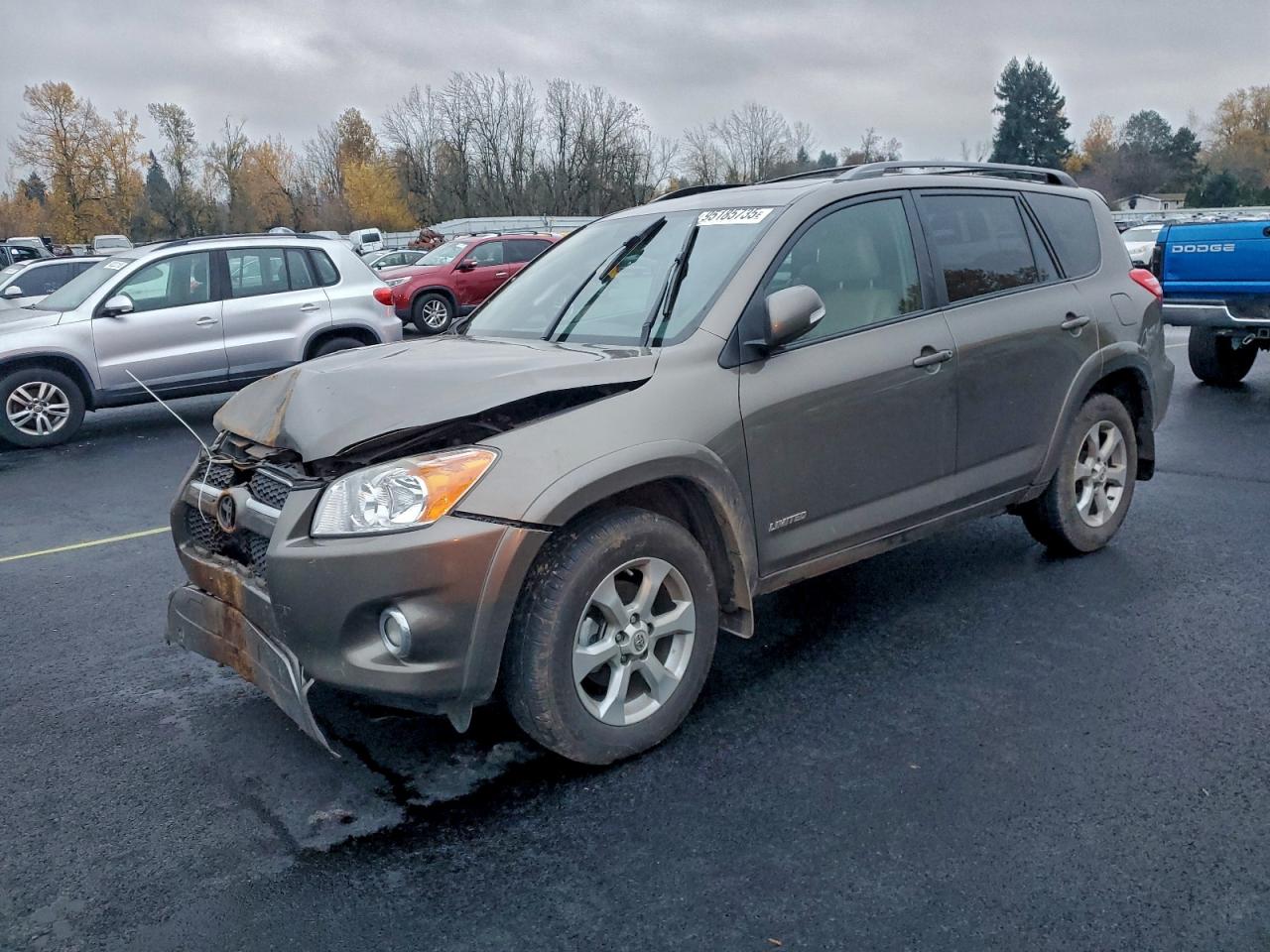 Toyota RAV4 Limited Image 1