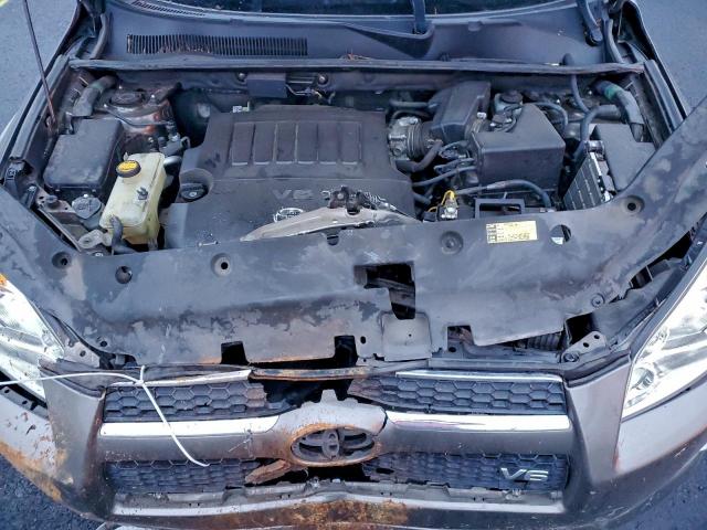 Toyota RAV4 Limited Image 11