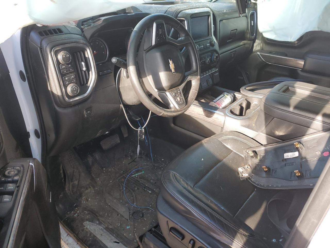 Chevrolet Silverado K2500 Heavy Duty Ltz Image 3