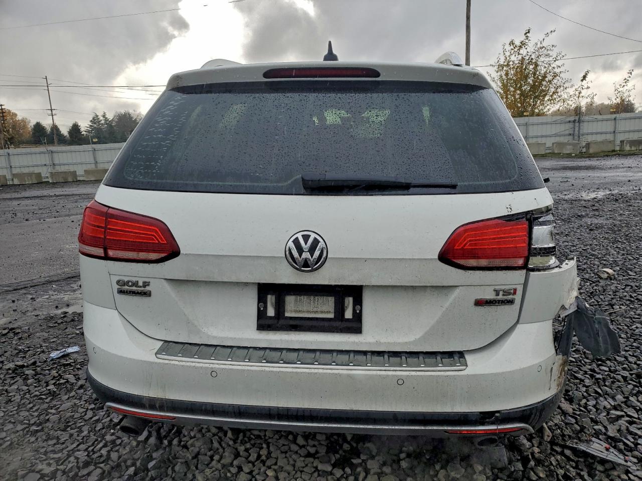 Volkswagen Golf S Image 10