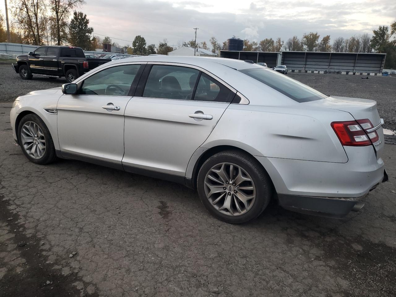 Ford Taurus Limited Image 4