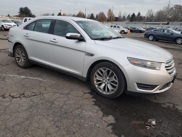 Ford Taurus Limited Image 10