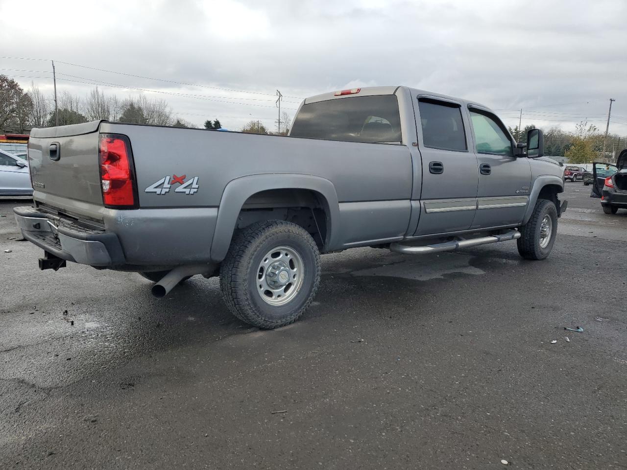 Chevrolet Silverado K2500 Heavy Duty Image 10