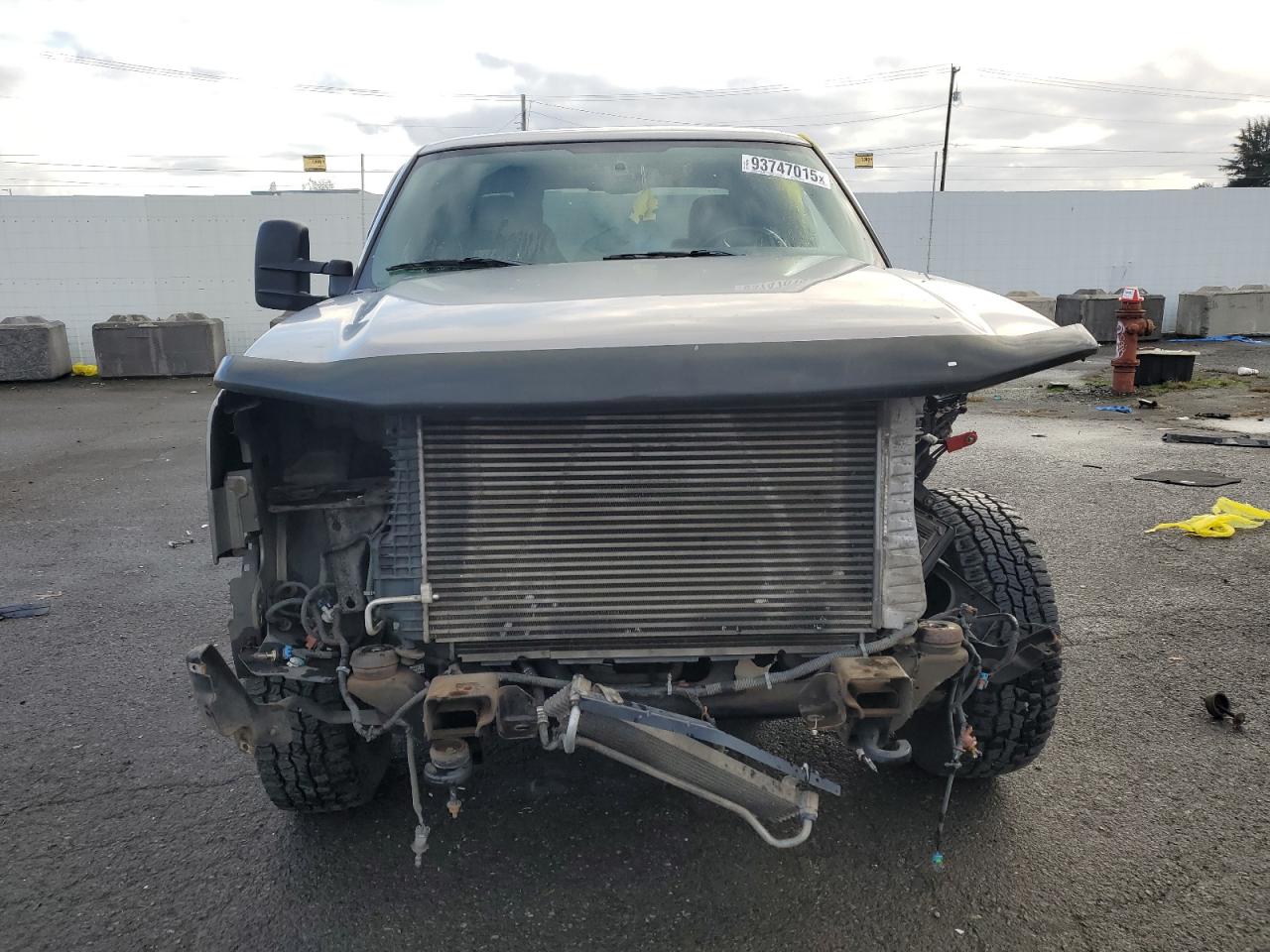 Chevrolet Silverado K2500 Heavy Duty Image 2