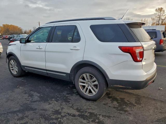 Ford Explorer Xlt Image 9