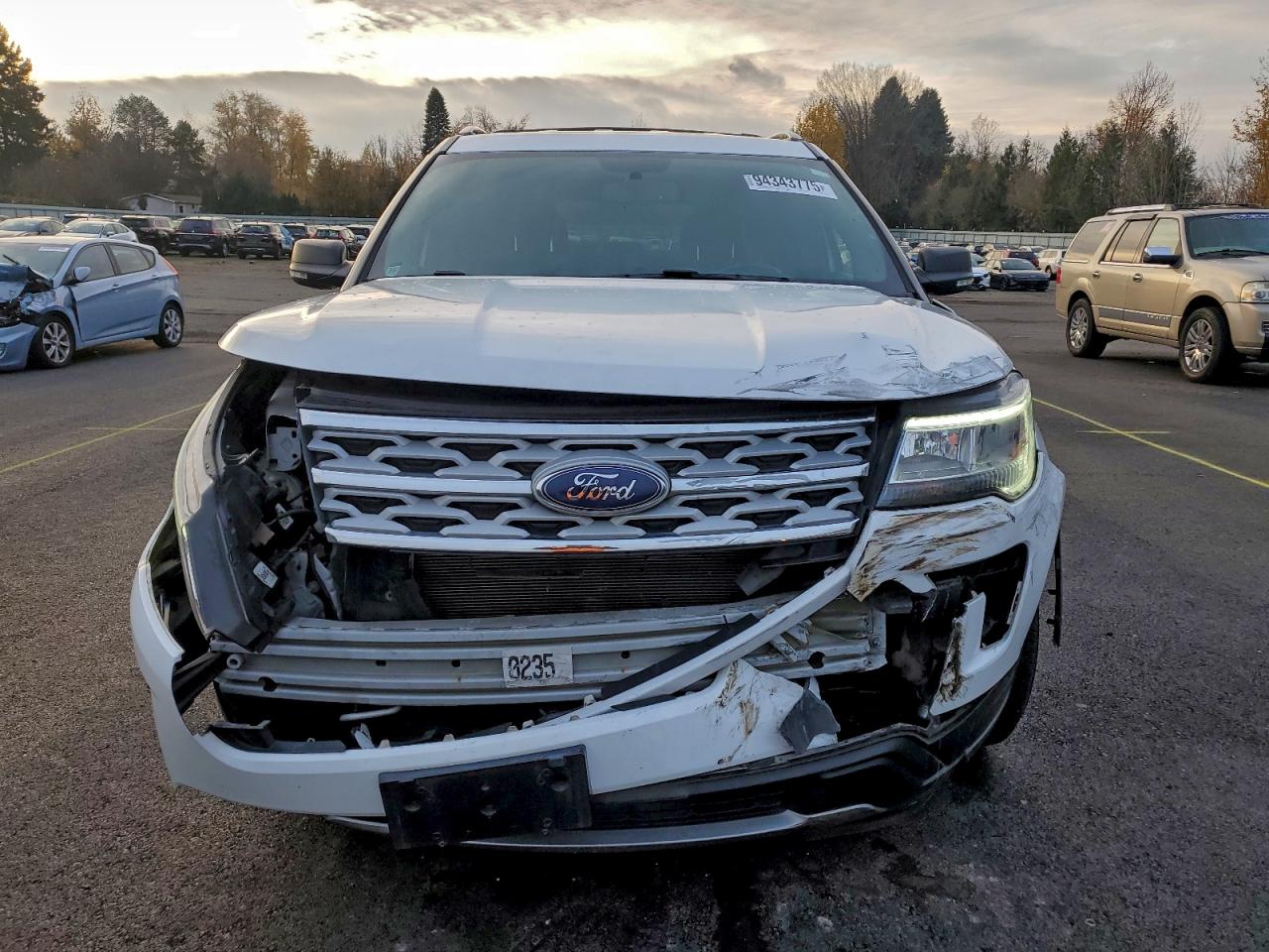 Ford Explorer Xlt Image 4