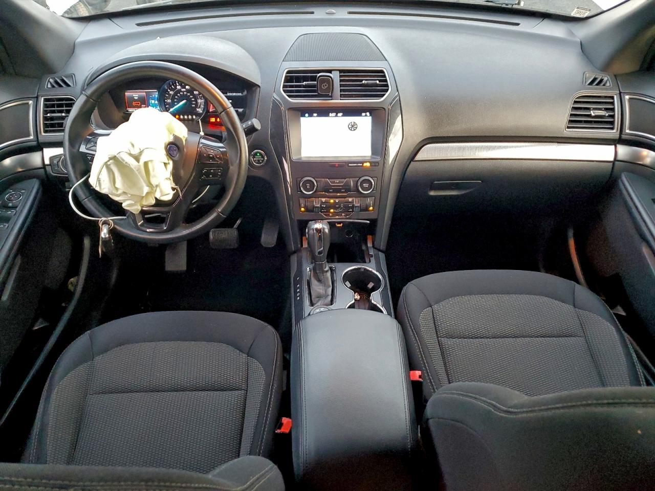 Ford Explorer Xlt Image 12