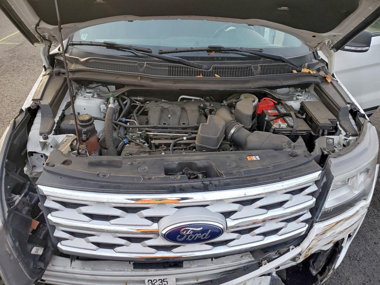 Ford Explorer Xlt Image 8