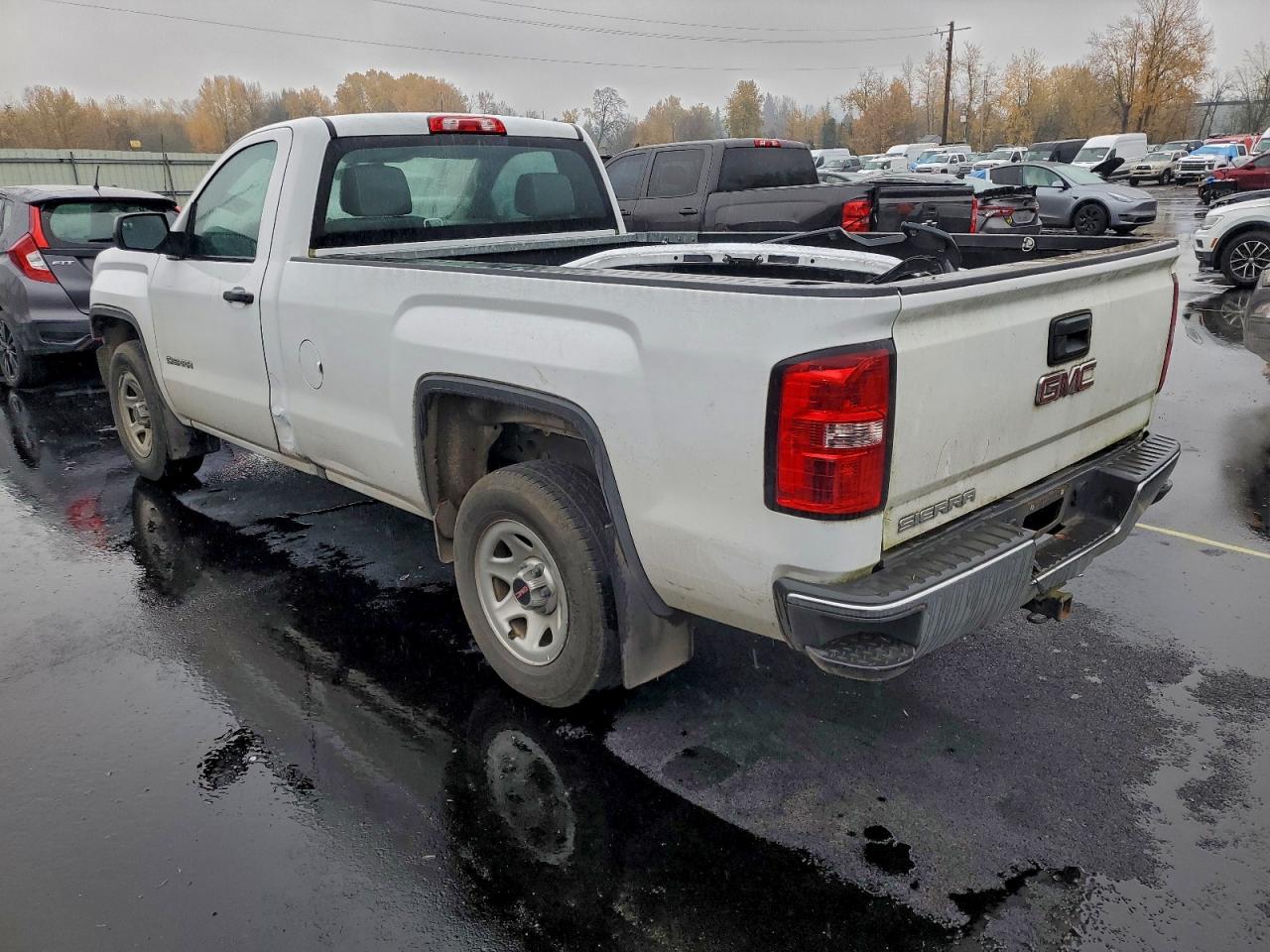 GMC Sierra C1500 Image 2
