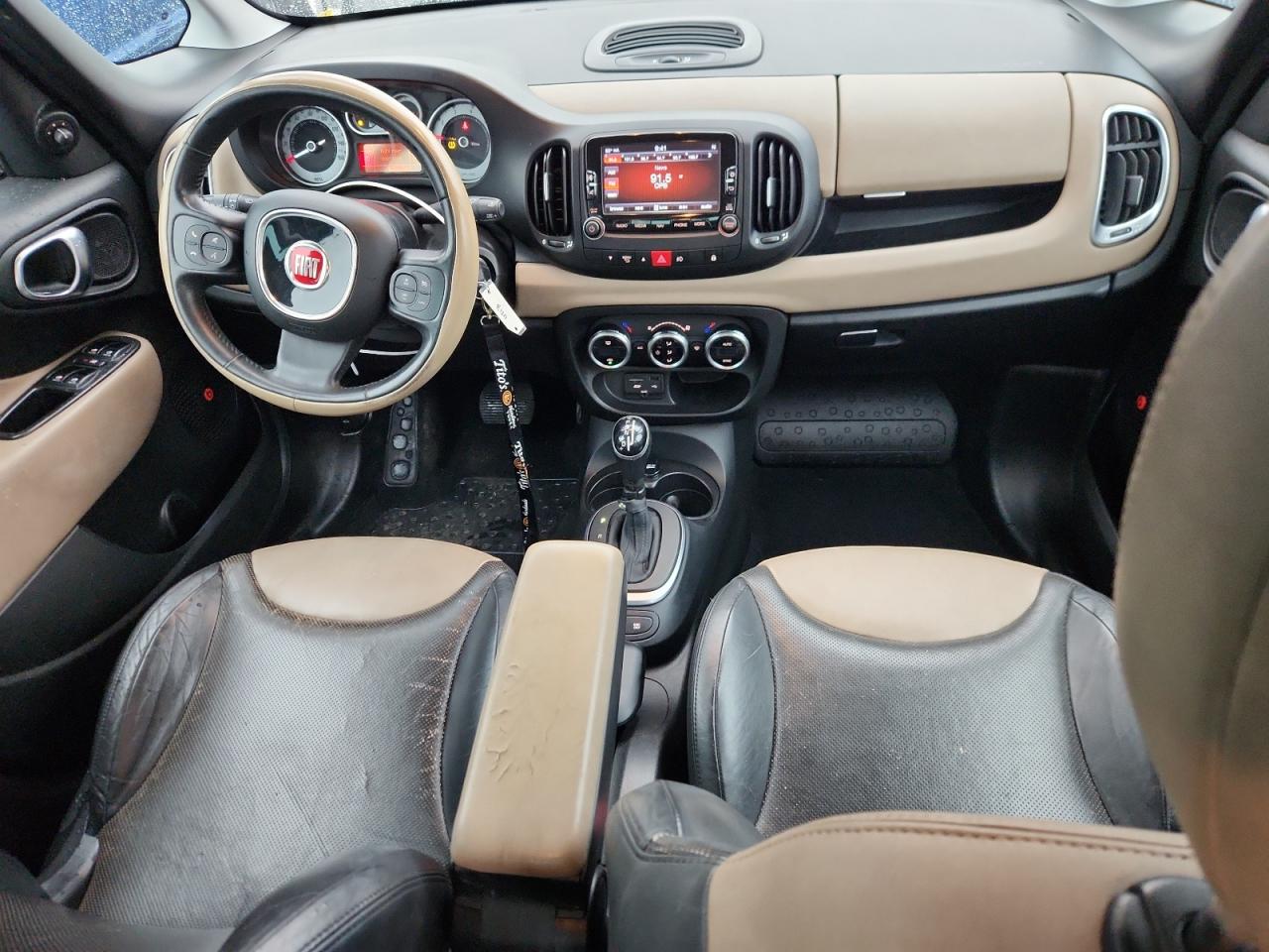 FIAT 500 Lounge Image 5