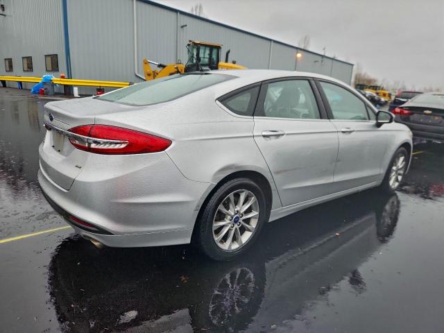 Ford Fusion Se Image 4