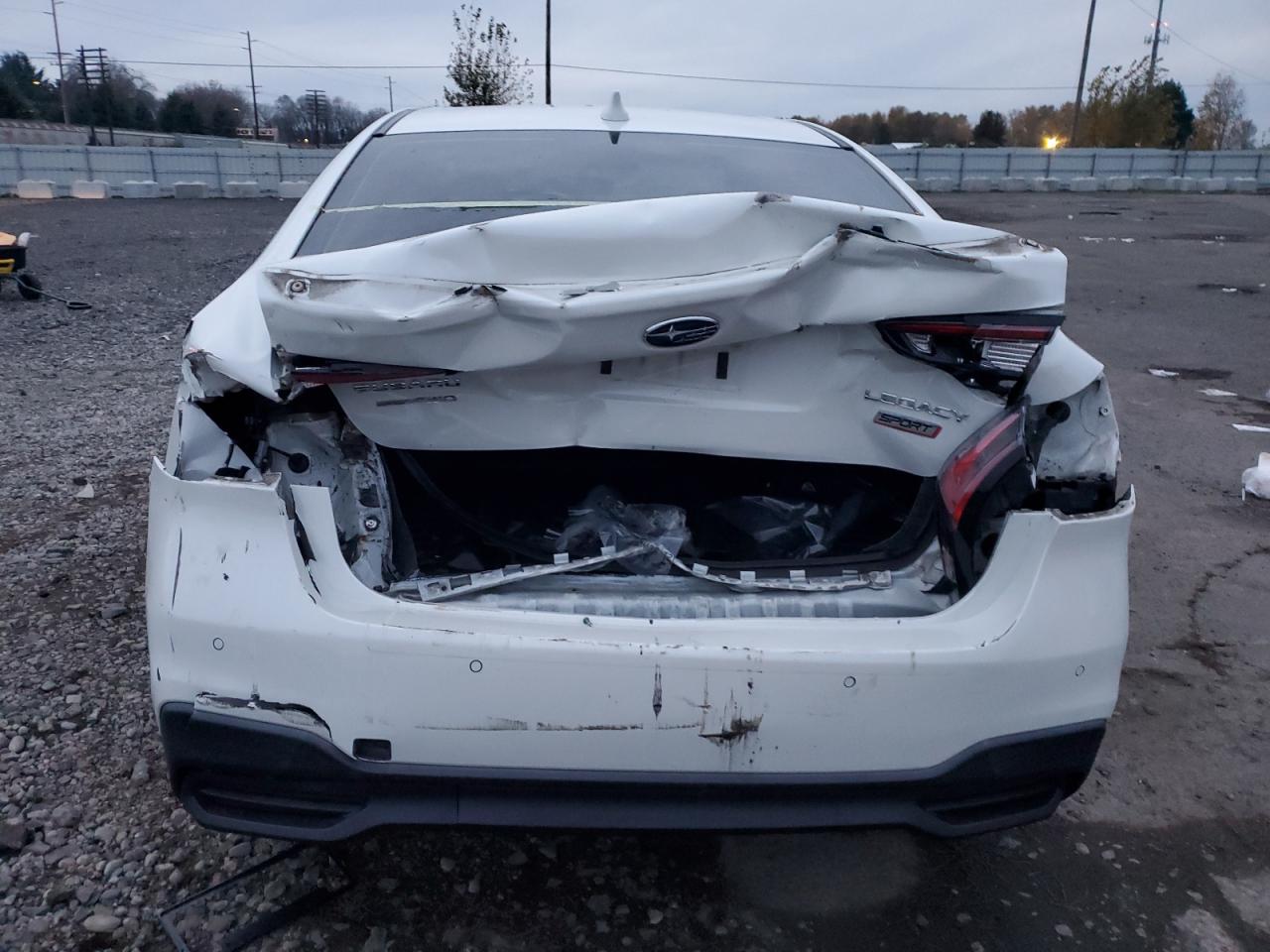 Subaru Legacy Sport Image 2