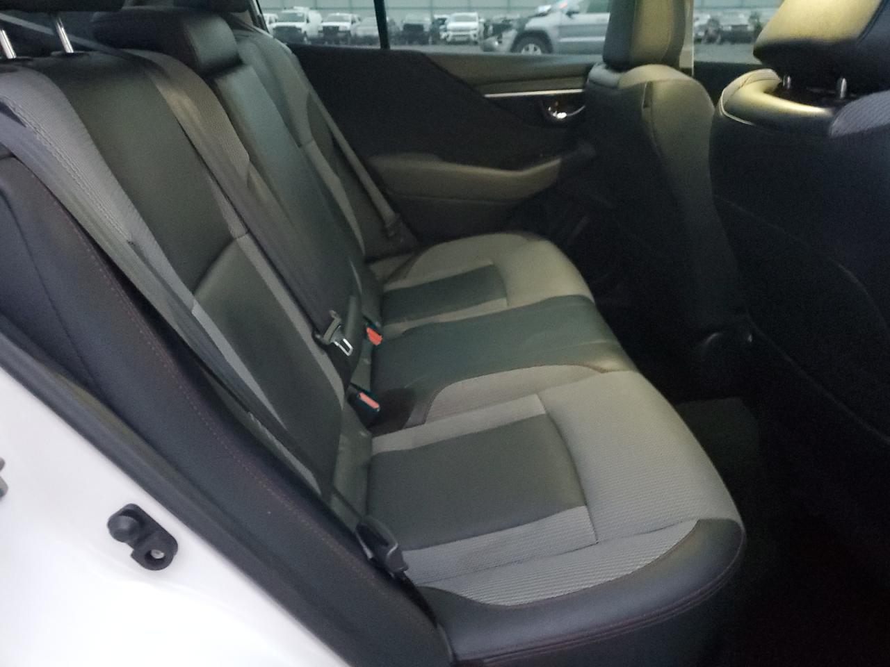 Subaru Legacy Sport Image 4