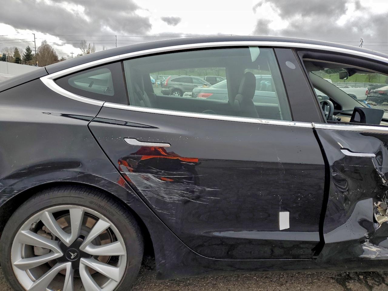 Tesla Model 3 Image 4