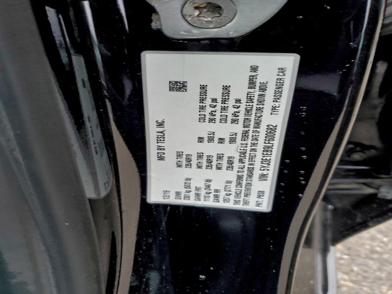 Tesla Model 3 Image 10