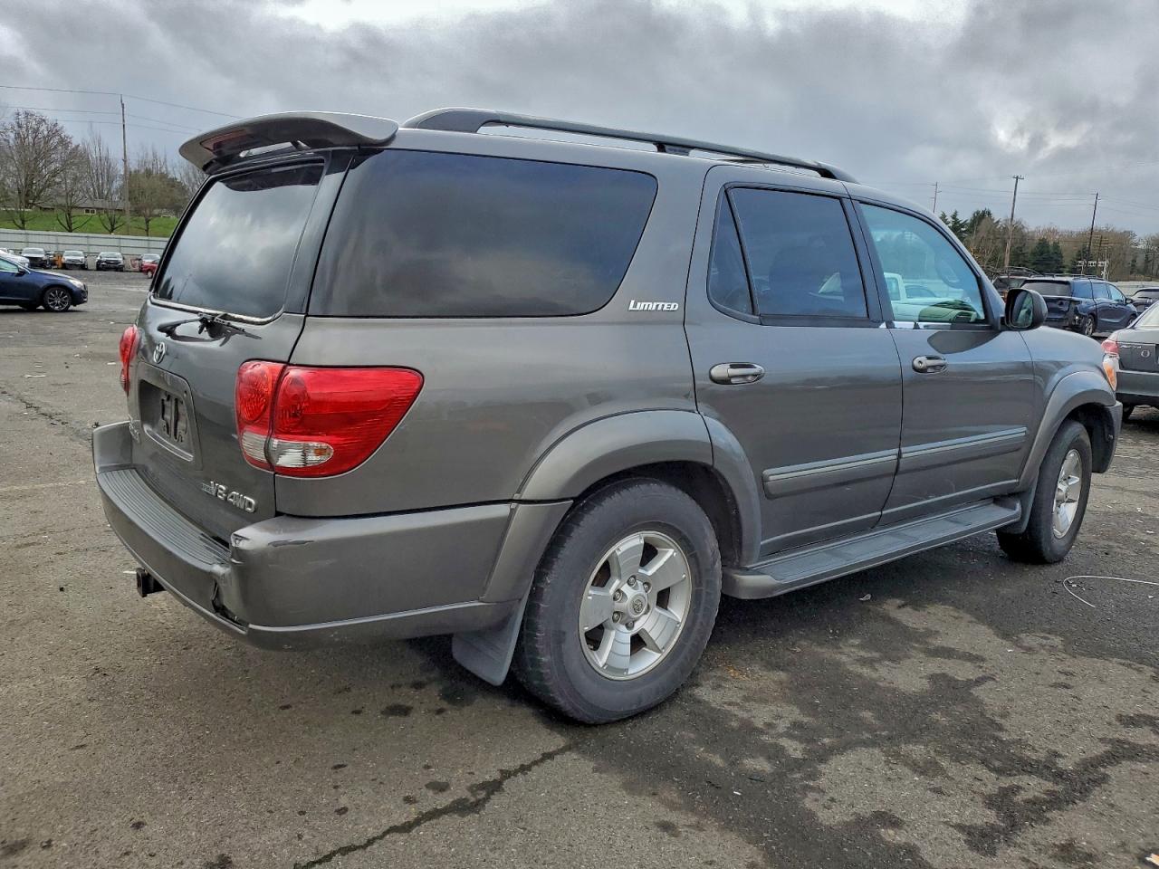 Toyota Sequoia Limited Image 3