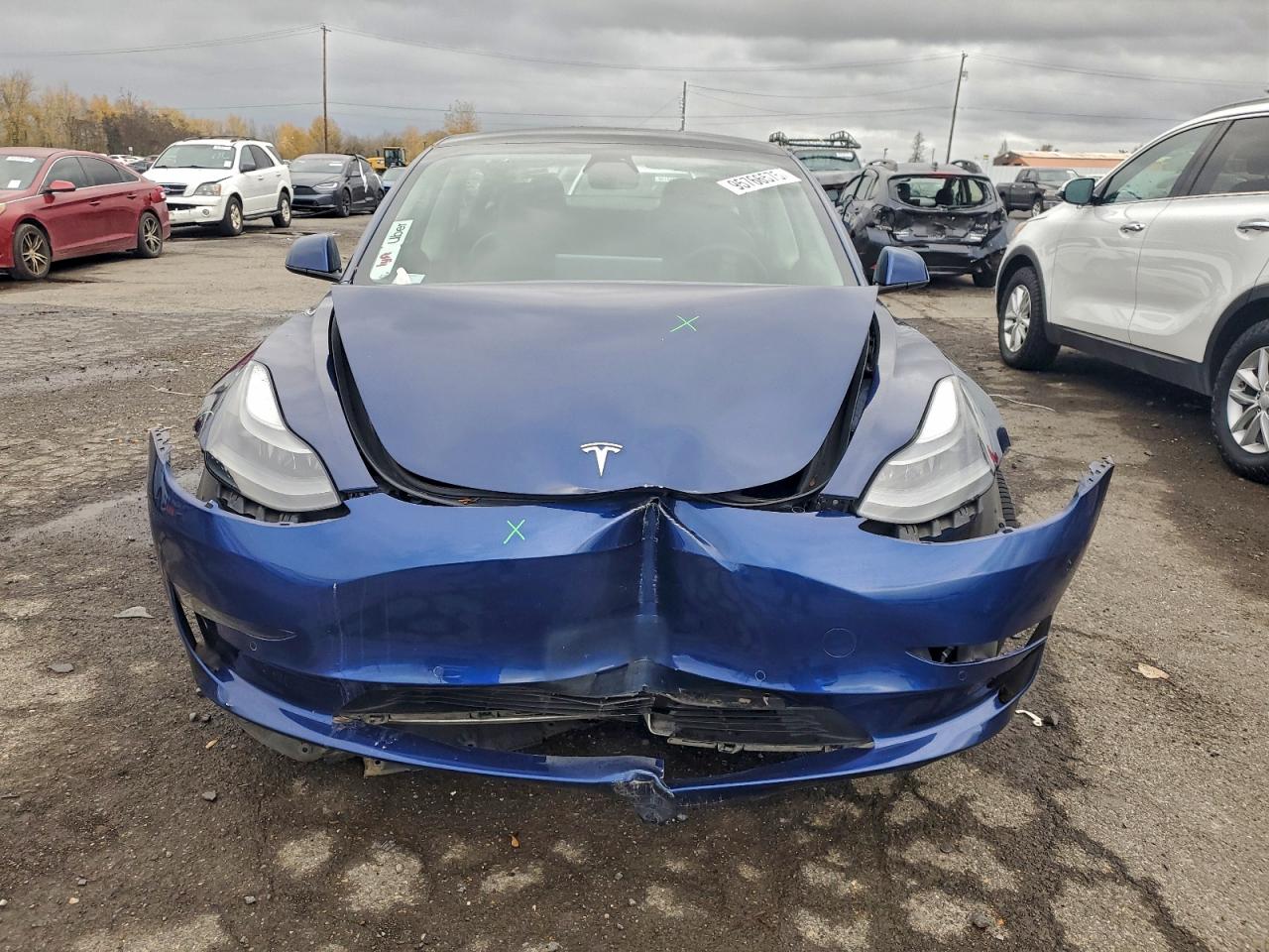 Tesla Model 3 Image 9