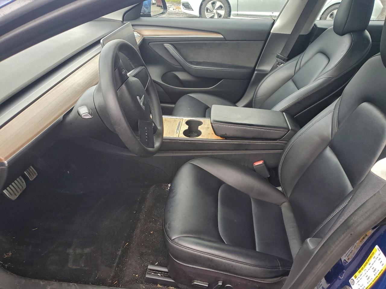 Tesla Model 3 Image 4