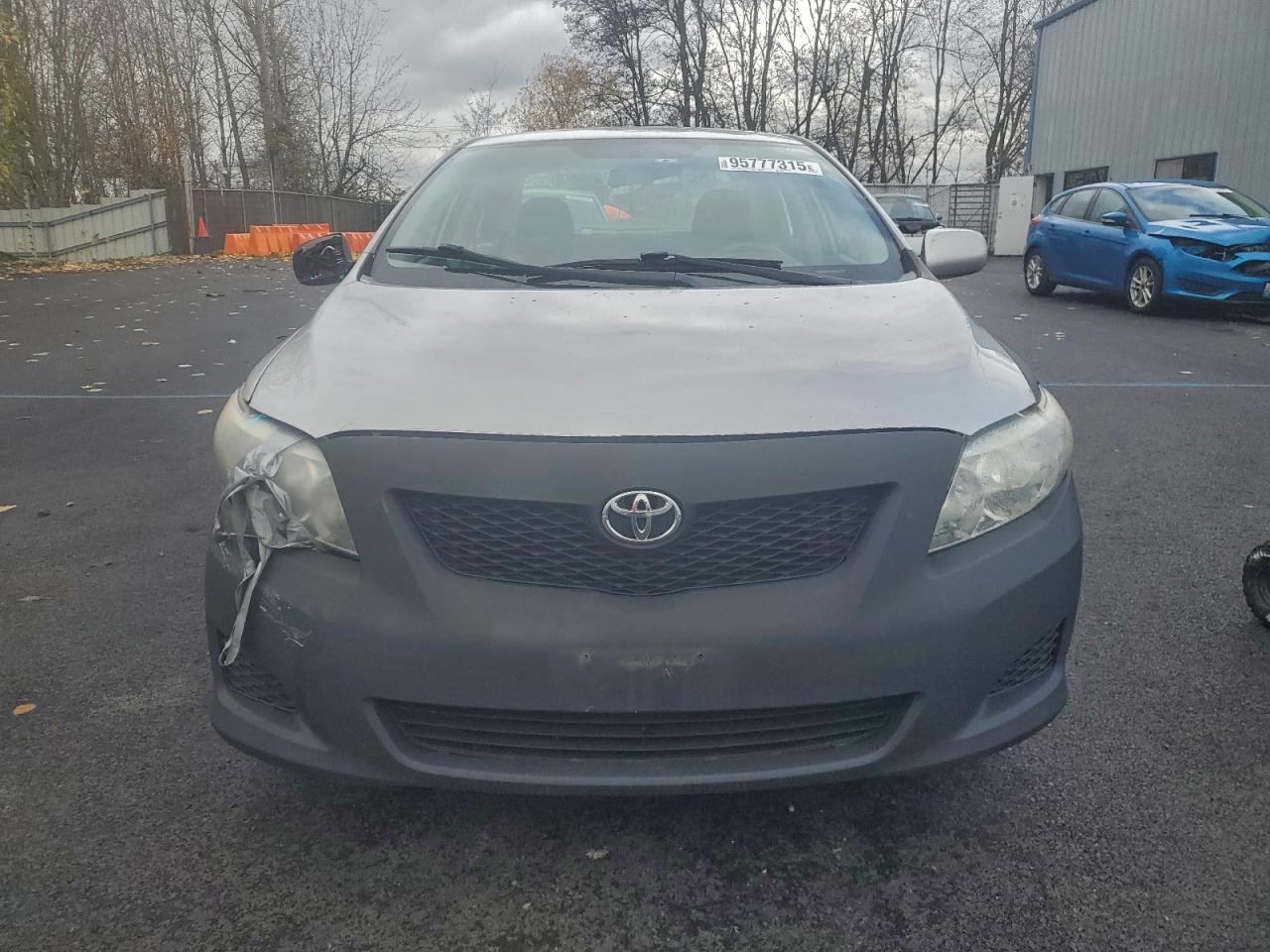 Toyota Corolla Base Image 2