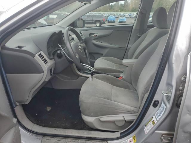 Toyota Corolla Base Image 10