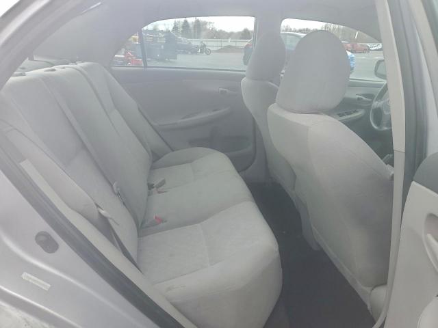 Toyota Corolla Base Image 5