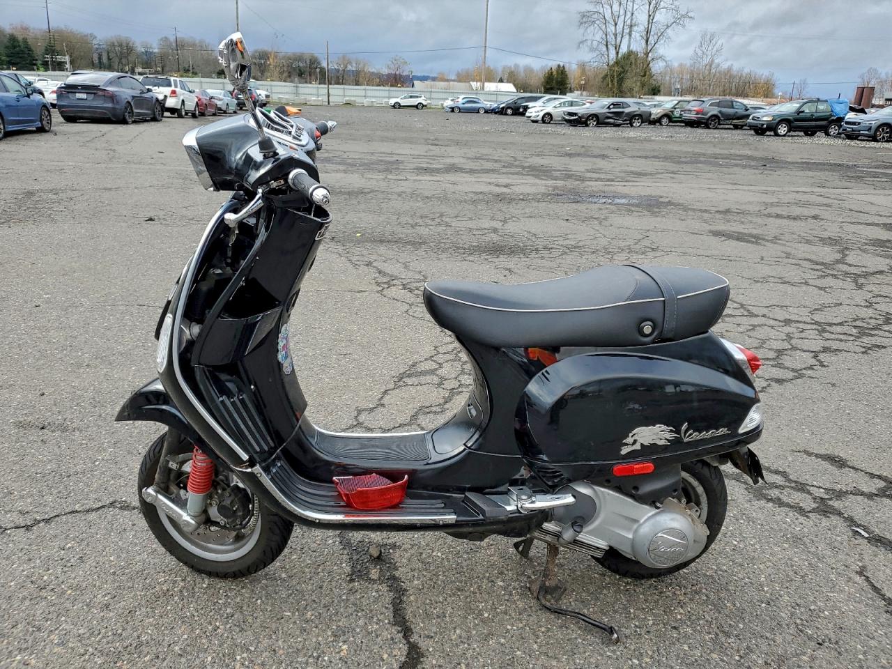 Vespa Scooter 150 Image 3