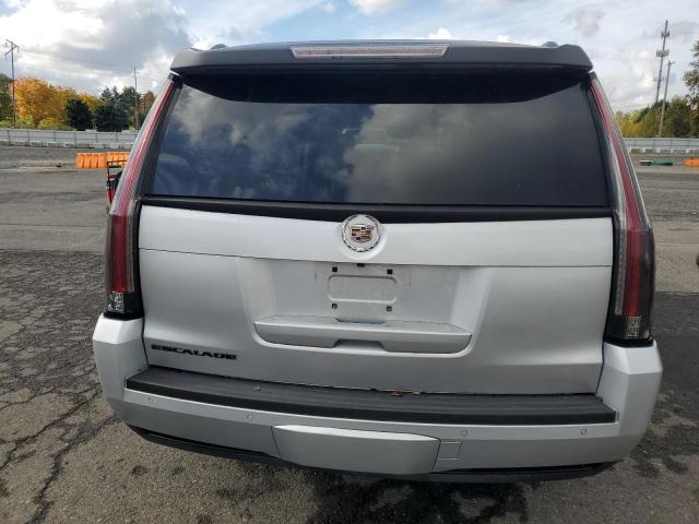 Cadillac Escalade Esv Premium Image 13