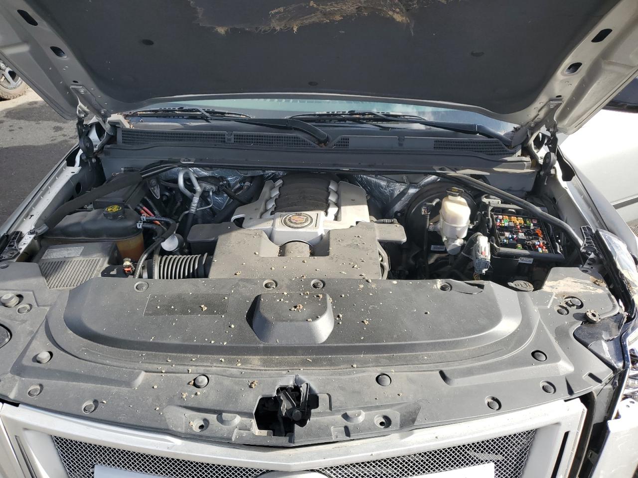 Cadillac Escalade Esv Premium Image 4