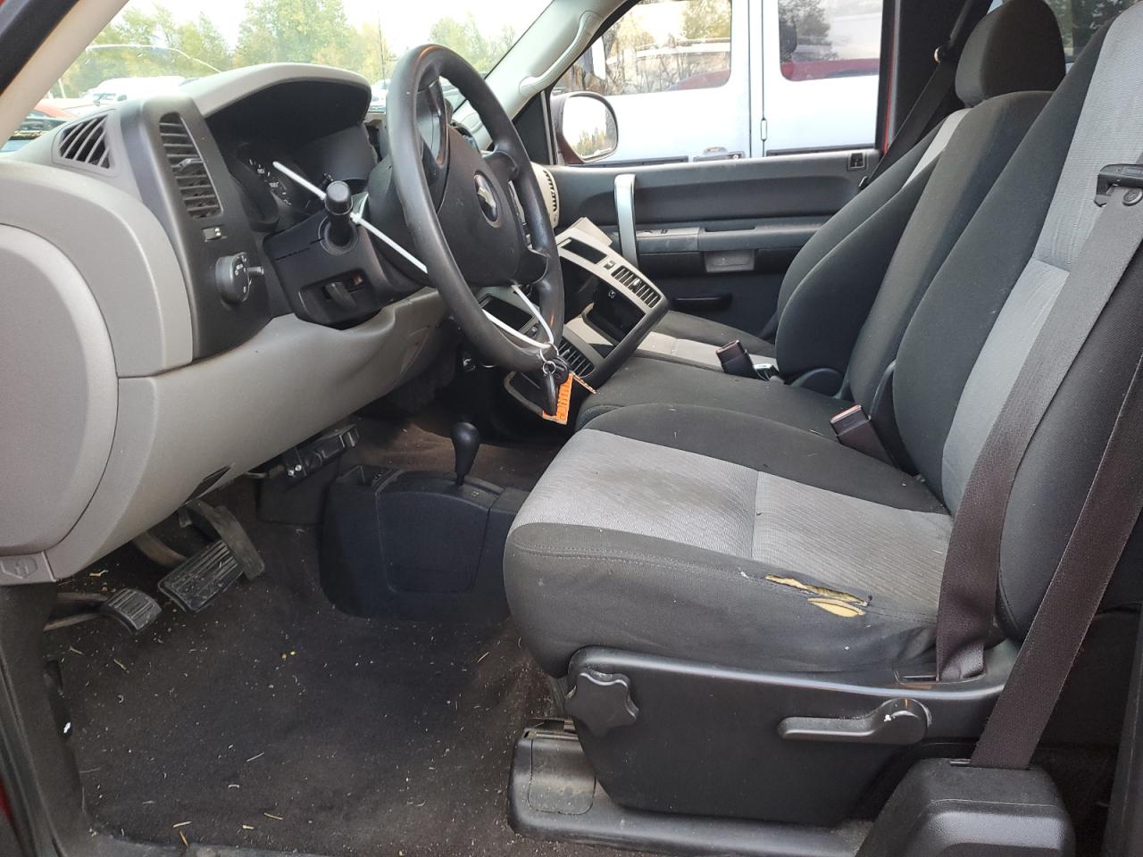 Chevrolet Silverado K1500 Image 2