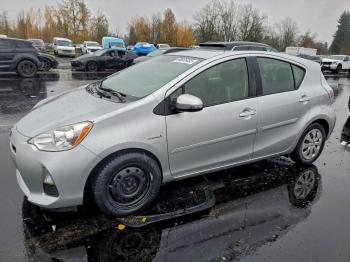  Salvage Toyota Prius