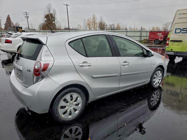 Toyota Prius Image 10