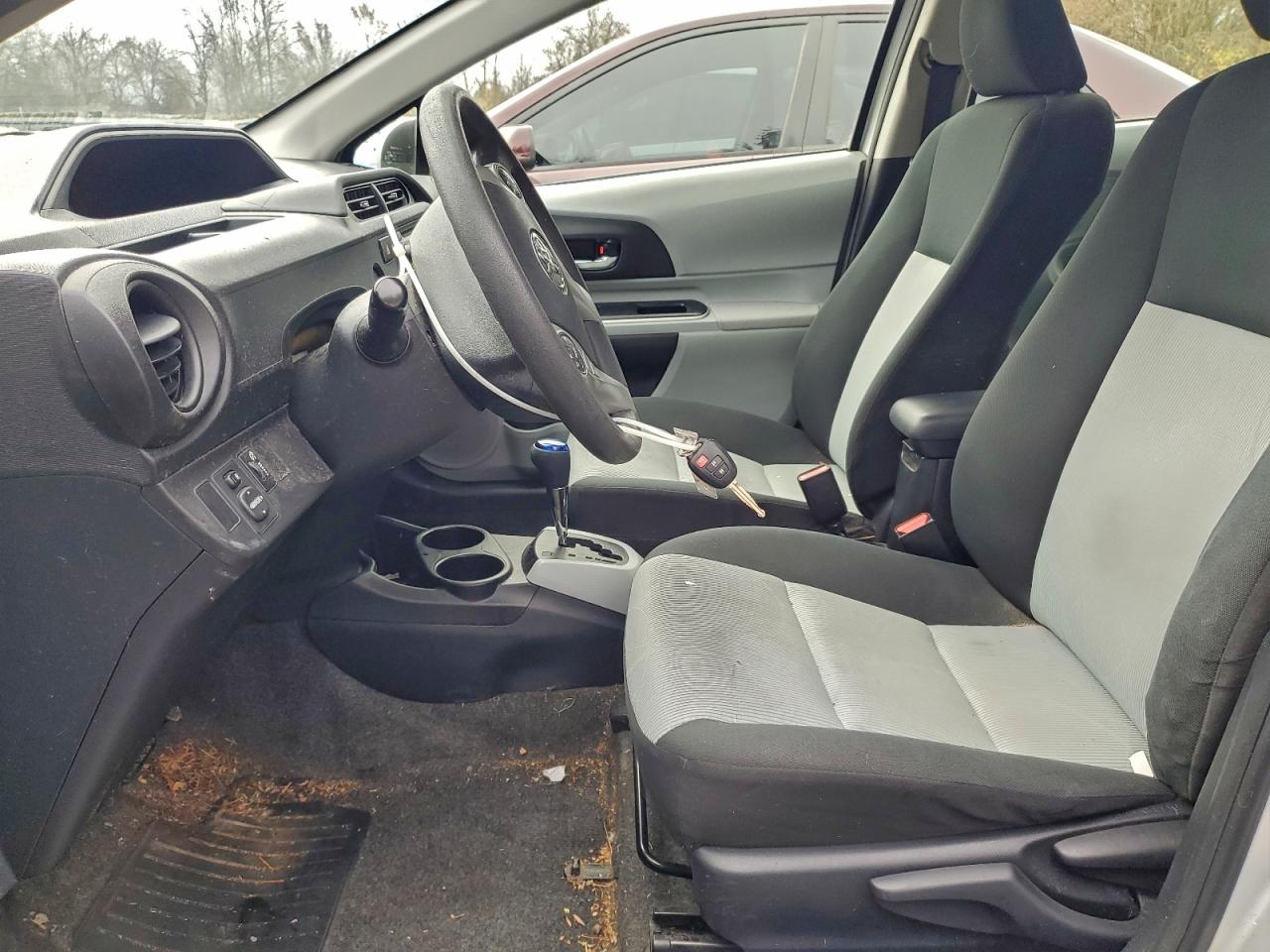 Toyota Prius Image 8