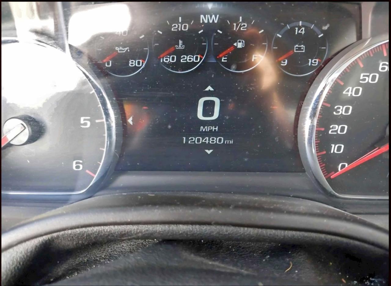 GMC Yukon Denali Image 8