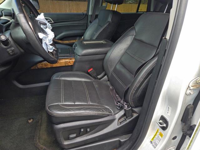 GMC Yukon Denali Image 6