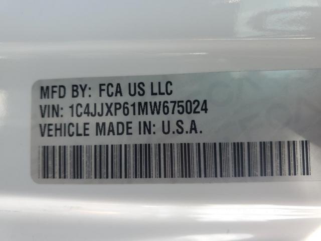 Jeep Wrangler Sahara 4xe Image 10