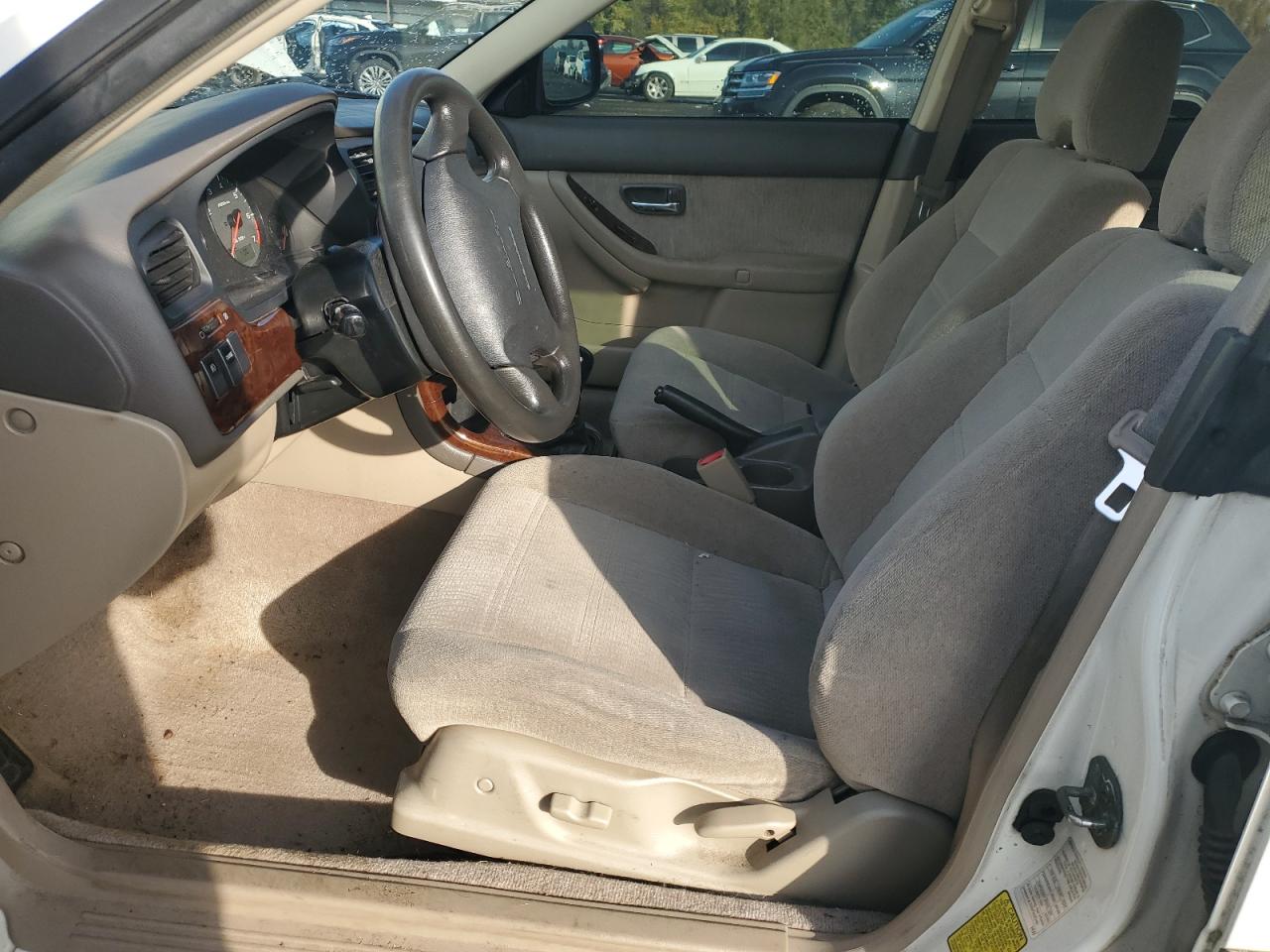 Subaru Legacy Outback Image 10